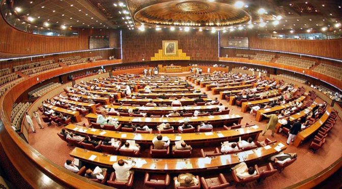 قومی اسمبلی قانون سازی کی بجائے سیاست کا اکھاڑا بن کر رہ گئی۔ رپورٹ: ستار خان