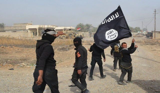 عراق میں داعش جنگجوؤں کے فوجی اڈے پر حملے میں11 اہلکار ہلاک