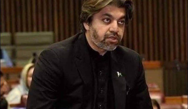 جو وزرا ذمہ داریاں ادا نہیں کرتے وہ ایوارڈ کے حق دار ٹھہرتے ہیں، علی محمد خان