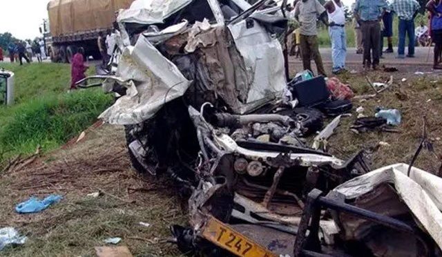 تنزانیہ میں مسافر بس تیز رفتار ٹرک سے ٹکراگئی، 22 افراد ہلاک