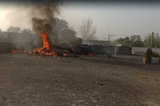 پشاور میں پاک فضائیہ کاچھوٹا تربیتی طیارہ گرکر تباہ، دونوں پائلٹ شہید