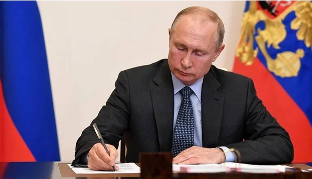 پیوٹن نے روسی گیس کی ادائیگی روبل میں کرنےکے احکامات پر دستخط کردیے