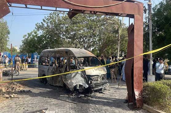 کراچی دھماکے کی تحقیقات میں اہم پیشرفت، خودکش بمبار کے والد کی رہائشگاہ پر چھاپہ