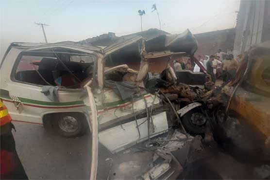 گوجرانوالہ: ڈمپر اور دو مسافر وینوں میں ٹکر، 12 افراد جاں بحق، 8 شدید زخمی