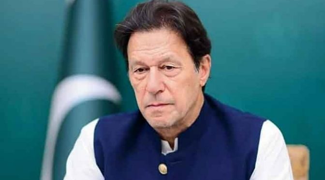 حکومت کا عمران خان کے گوشواروں اور آمدن کی جانچ پڑتال کرانے کا فیصلہ