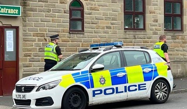 برطانیہ میں عید کی نماز کے دوران چاقو بردار شخص کا حملہ