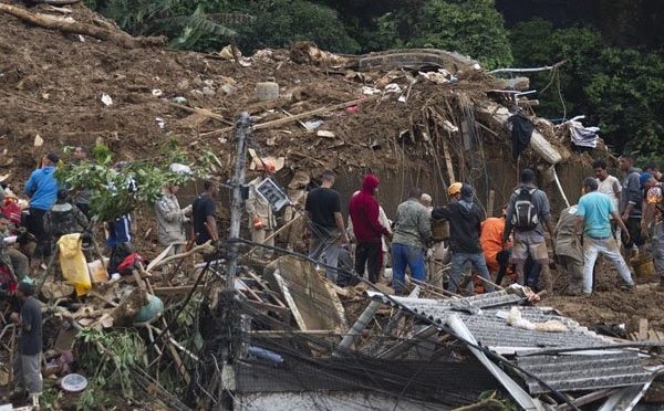 برازیل میں طوفانی بارشوں اور لینڈ سلائیڈنگ میں ہلاکتیں 79 ہوگئیں