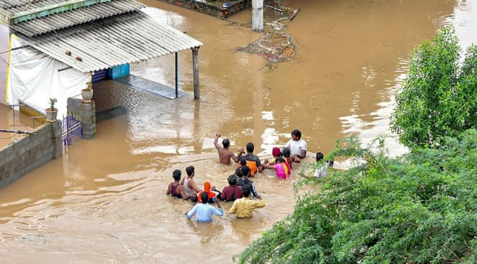 بنگلہ دیش اور بھارت میں سیلاب سے تباہی، 50 افراد ہلاک