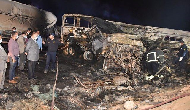 جنوبی افریقا میں تیز رفتار ٹرک اور مسافر بس میں خوفناک تصادم؛ 15 ہلاک