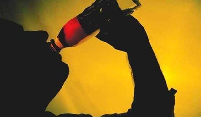 بھارت میں زہریلی شراب پینے سے 21 افراد ہلاک اور 30 کی حالت غیر