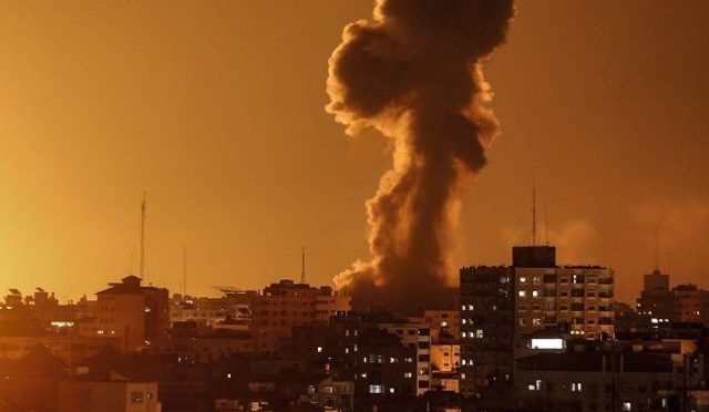 اسرائیلی فوج کے غزہ پر میزائل حملے، ہولناک ویڈیو وائرل