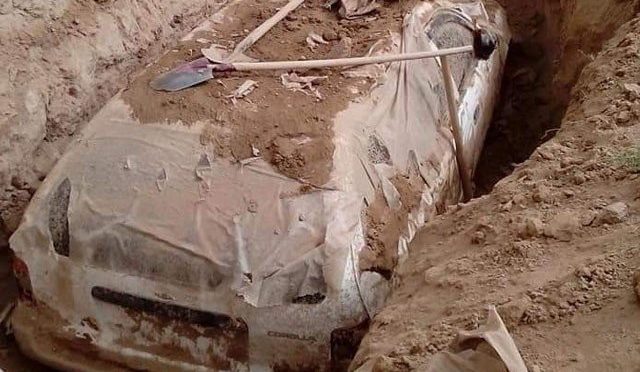 طالبان زیرِزمین چھپائی گئی ملا عمر کی گاڑی منظرعام پر لے آئے