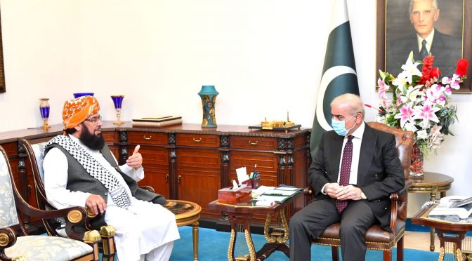 وزیرِاعظم شہباز شریف سے سینیٹر مولانا عبدالغفورحیدری کی ملاقات، اہم امور پر تبادلہ خیال
