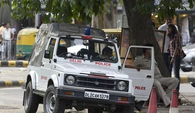 بھارت؛ پولیس اہلکار نے بیوی کے بارے میں نازیبا گفتگو پر3 اہلکاروں کو قتل کردیا