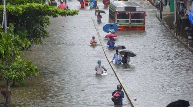 بھارت میں بارشوں نے تباہی مچا دی، 50 افراد ہلاک