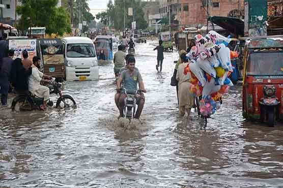 سیہون شریف میں بارش کا سلسلہ وقفے وقفے سے جاری، گبول ڈیم کی سطح بھی بلند