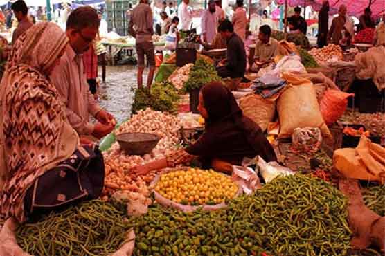 پشاور: سبزیاں 100 روپے کلو سے تجاوز، دالوں کی قیمتوں میں بھی اضافہ، شہری بےبس