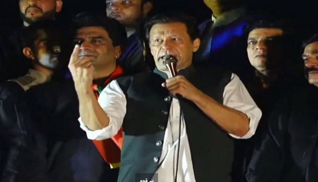 عمران خان کا شہباز گل پر مبینہ تشدد کیخلاف سپریم کورٹ جانے کا اعلان