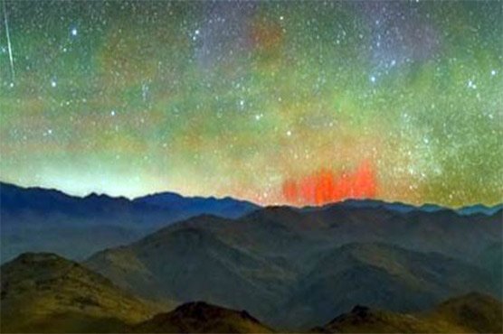 چلی میں آسمان پر پراسرار سرخ روشنیاں دیکھی گئیں