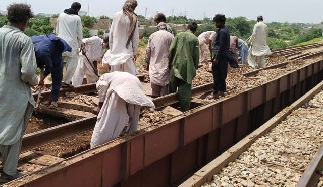 حالیہ بارشوں اور سیلاب سے ریلوے انفراسٹرکچر کو 11ارب روپے کا نقصان