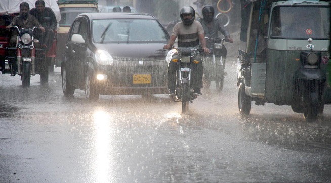 پنجاب، سندھ، بلوچستان اور خیبرپختونخوا میں کل بھی موسلا دھار بارش کی پیشنگوئی
