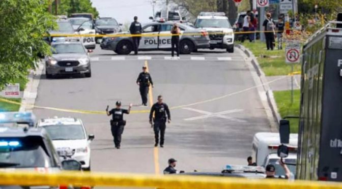 کینیڈا : چاقو حملے کا ایک ملزم مردہ پایا گیا، دوسرا مفرور