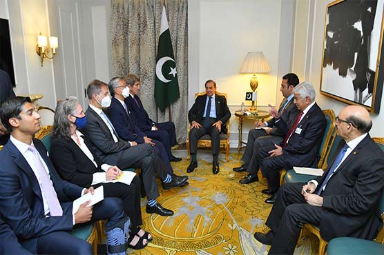 وزیر اعظم شہباز شریف سے جان کیری کی ملاقات، باہمی دلچسپی کے امور پر تبادلہ خیال