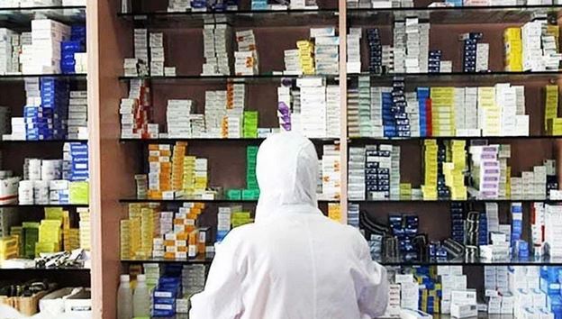 کراچی میڈیسن مارکیٹ میں چھاپہ، بخار کی ڈھائی لاکھ سے زائد گولیاں برآمد