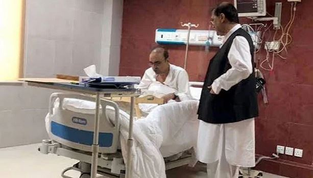 آصف زرداری اسپتال میں زیر علاج، دبئی سے آنے والی ڈاکٹروں کی ٹیم نے معائنہ کیا