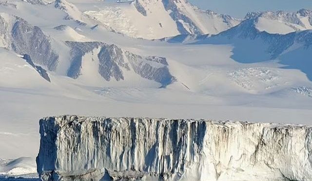 انٹارکٹیکا میں زیر سطح پُر اسرار دریا برف کے پگھلنے کا سبب ہوسکتے ہیں، تحقیق