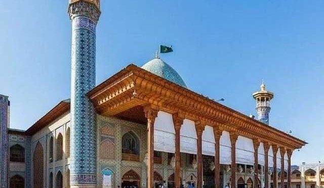 ایران میں شاہ چراغ کے مزار پر دہشتگردوں کا حملہ، 15 زائرین جاں بحق