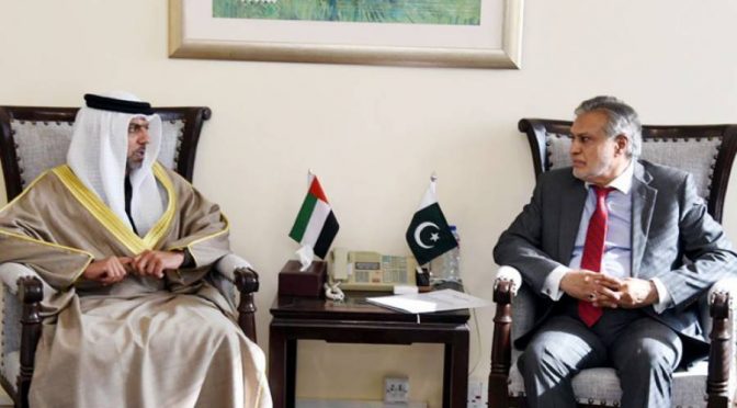 متحدہ عرب امارات کے سفیر کی اسحاق ڈار سے ملاقات، سرمایہ کاری کرنے میں دلچسپی ظاہر کردی