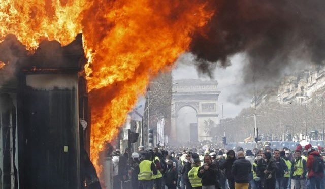 پیرس میں مہنگائی کیخلاف احتجاجی مظاہرے پھوٹ پڑے