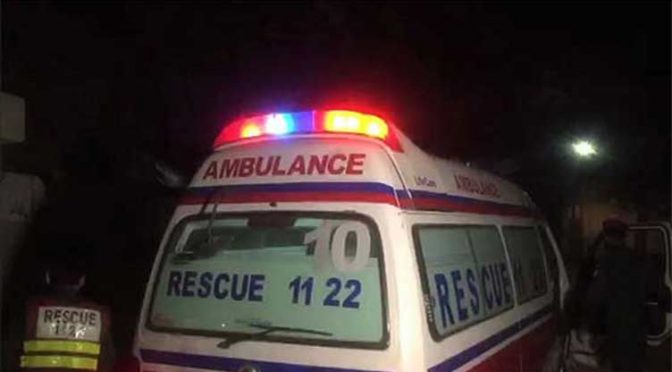 پنڈ دادنخان میں ٹریفک حادثہ، دلہا اور دلہن سمیت 5 افراد جاں بحق