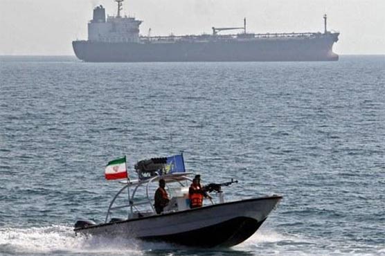 ایران نے سمگل شدہ ایندھن لے جانیوالے غیر ملکی جہاز کو پکڑ لیا