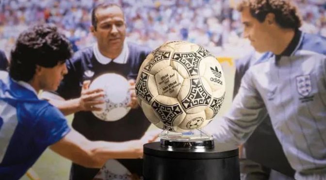 میراڈوناکی 1986 ورلڈکپ میں استعمال ہونیوالی فٹ بال 20 لاکھ یورو میں نیلام
