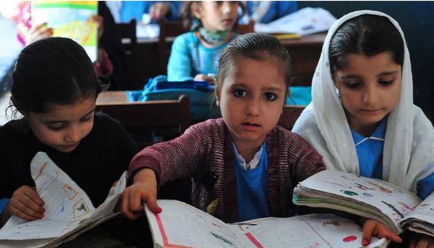 پنجاب ٹیکسٹ بک بورڈ نے آئندہ تعلیمی سال کیلئے یکساں نصاب کا نوٹیفکیشن جاری کر دیا