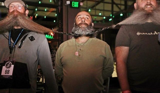 150 فِٹ لمبی داڑھی کی زنجیر کا عالمی ریکارڈ