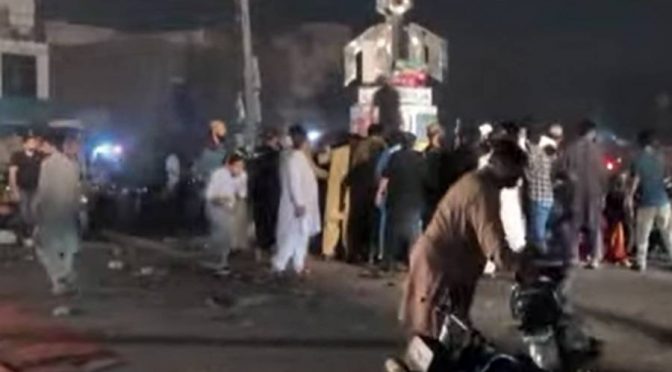 فیصل آباد ، پی ٹی آئی کے احتجاج میں نامعلوم افراد کی شدید فائرنگ
