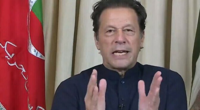 ہمارے لانگ مارچ سے جمہوریت کو کوئی خطرہ نہیں: عمران خان