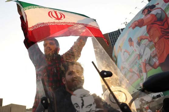 پرچم سے ‘ اللہ’ کا نام کیوں ہٹایا؟ ایران کا فیفا سے شدید احتجاج