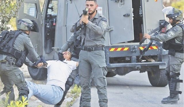 اسرائیلی فوج کی جارحیت میں 2 بھائیوں سمیت 3 فلسطینی نوجوان شہید