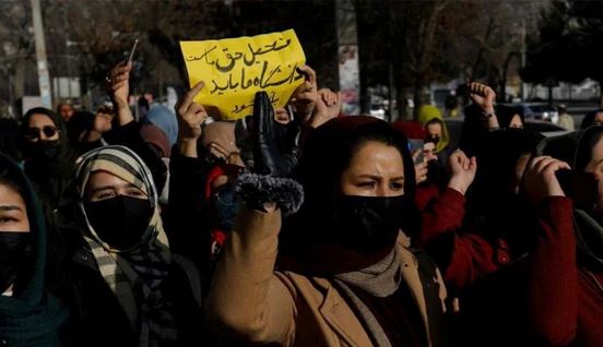 طالبان کا اعلیٰ تعلیمی اداروں میں پر پابندی کا معاملہ، احتجاج کرنے پر خواتین گرفتار