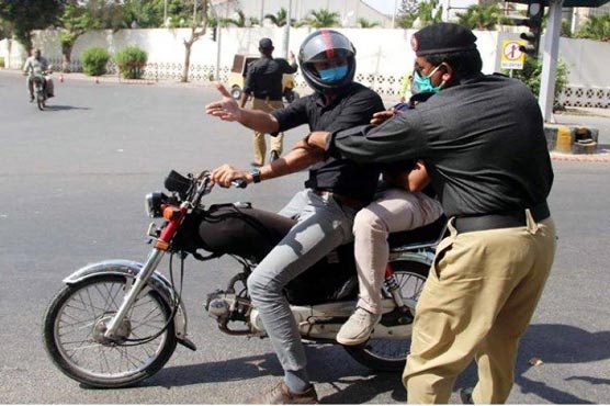 نئے سال کی آمد: کراچی میں 2 دن کیلئے ڈبل سواری پر پابندی عائد