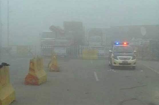 موٹر وے ایم 2 لاہور سے شیخوپورہ تک شدید دھند کے باعث بند