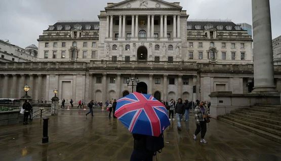 مہنگائی اور کساد بازاری کو روکنے کیلئے برطانیہ میں شرح سود میں 9 ویں بار اضافہ