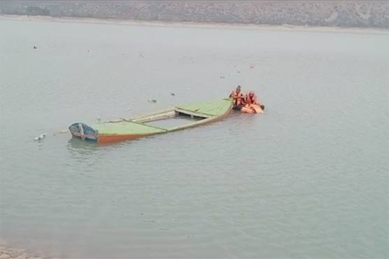 کوہاٹ : تاندہ ڈیم میں سیاحوں کی کشتی ڈوب گئی ، ہلاکتوں کا خدشہ