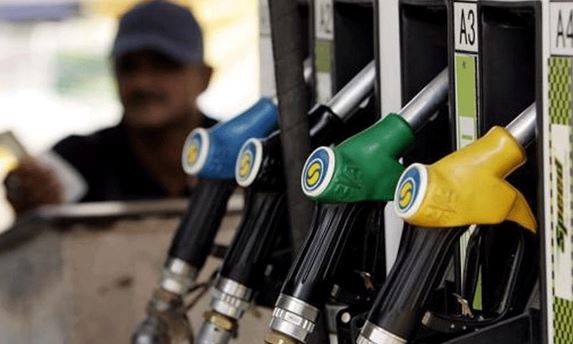 حکومت کا پیٹرول اور ڈیزل کی قیمتوں میں35،35 روپے اضافےکا اعلان