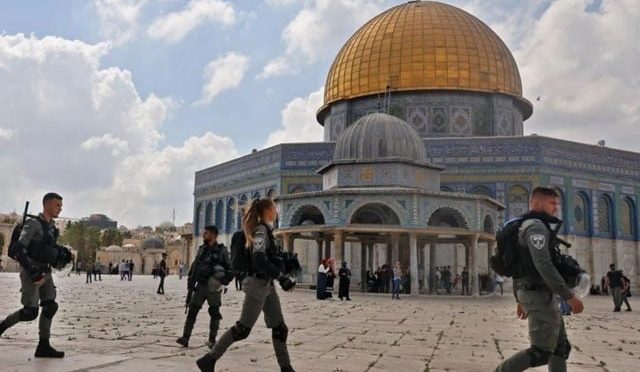 صہیونی وزیر مسجد اقصیٰ میں گھس گیا، قبلہ اول کی بے حرمتی پر فلسطینی سراپا احتجاج