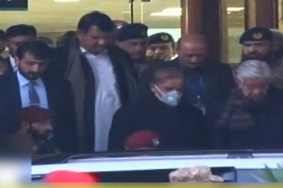 وزیراعظم شہباز شریف پشاور پہنچ گئے، ہنگامی اجلاس طلب